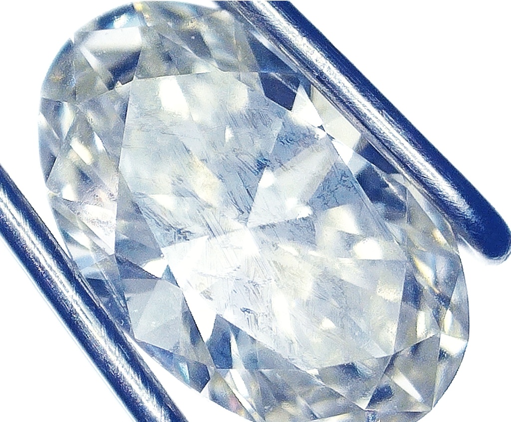 PIEDRA BRILLANTE O DIAMANTE